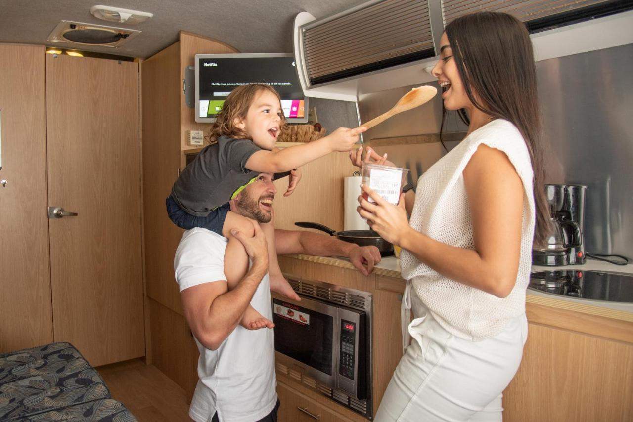 Airstream In The Center Of It * Miami